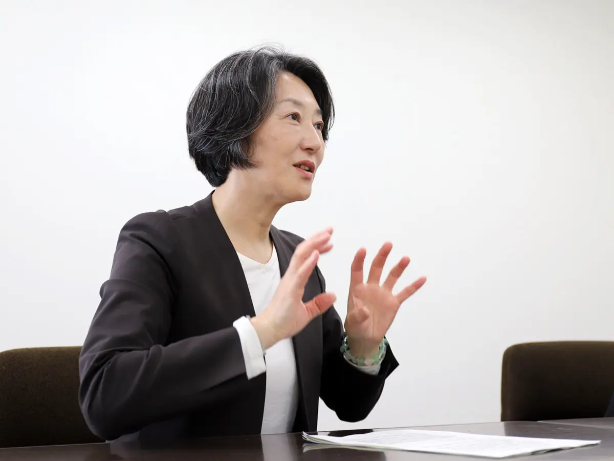 広報室 室長 佐々木 千加子様